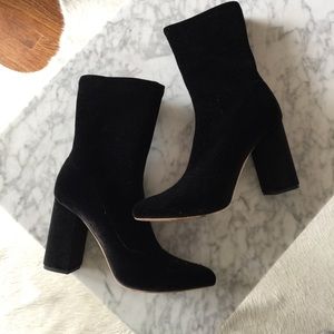 RAYE boots size 9 velvet black